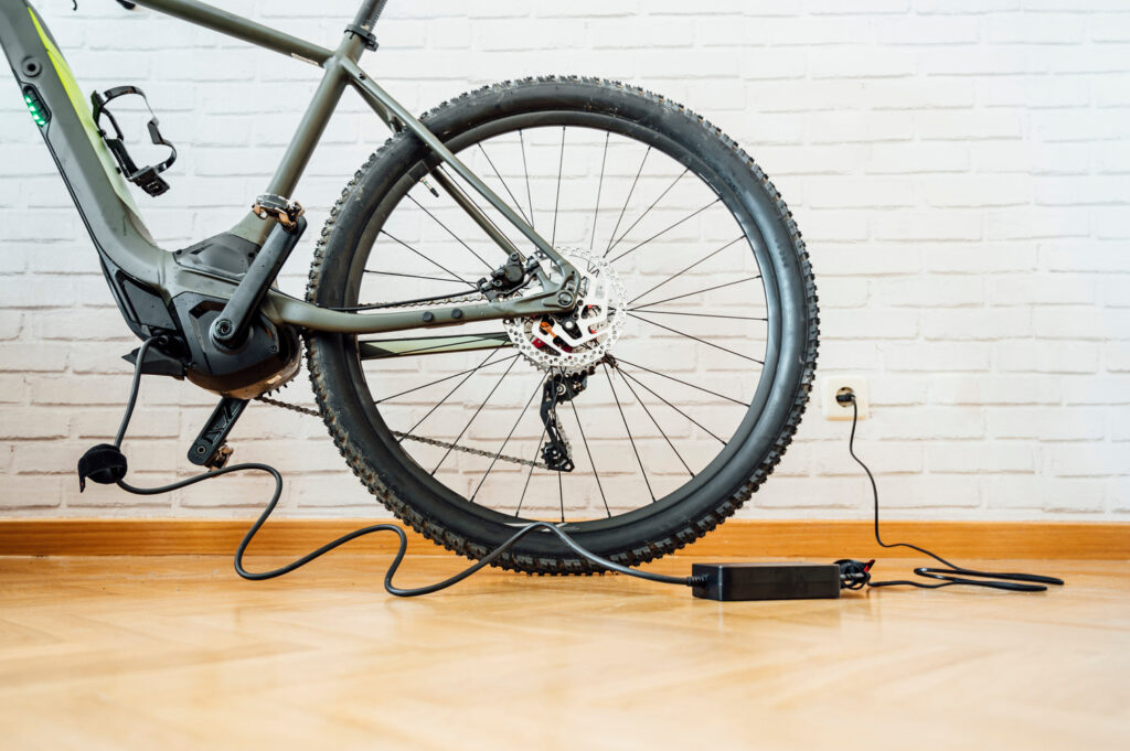 شارژ کردن باتری دوچرخه برقی